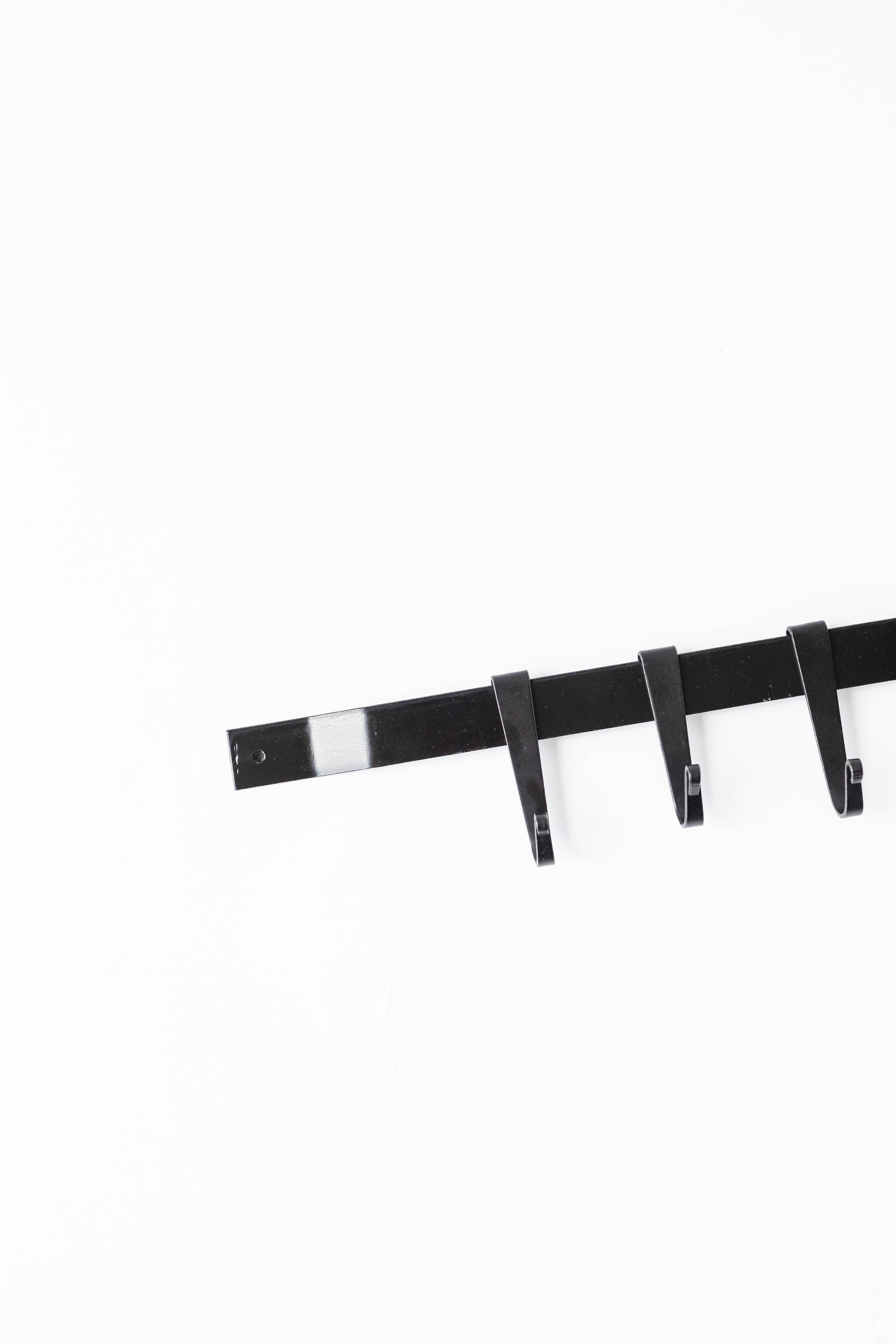 The Utensil Bar with Hooks